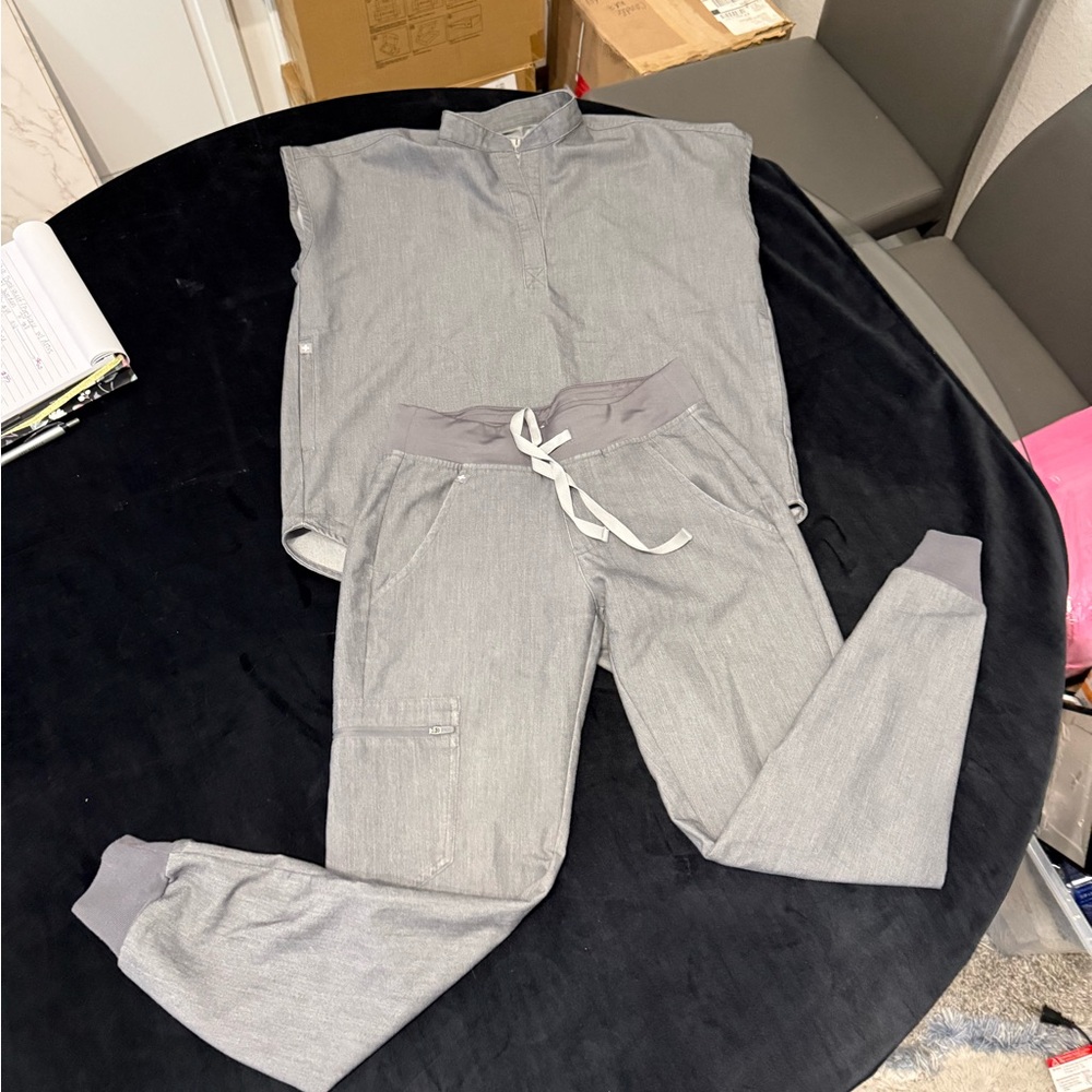 Figs Women's Light Gray Knit Jogger Scrub Pants